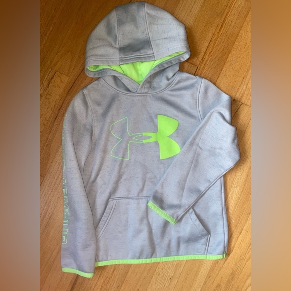 Boy’s UA Hoodie. Size YXS (6).